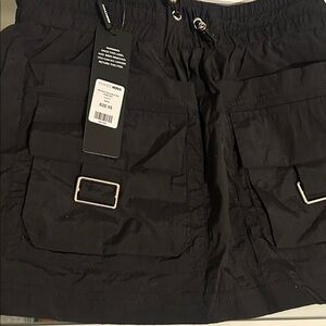 Fashion Nova Black mini skirt XS